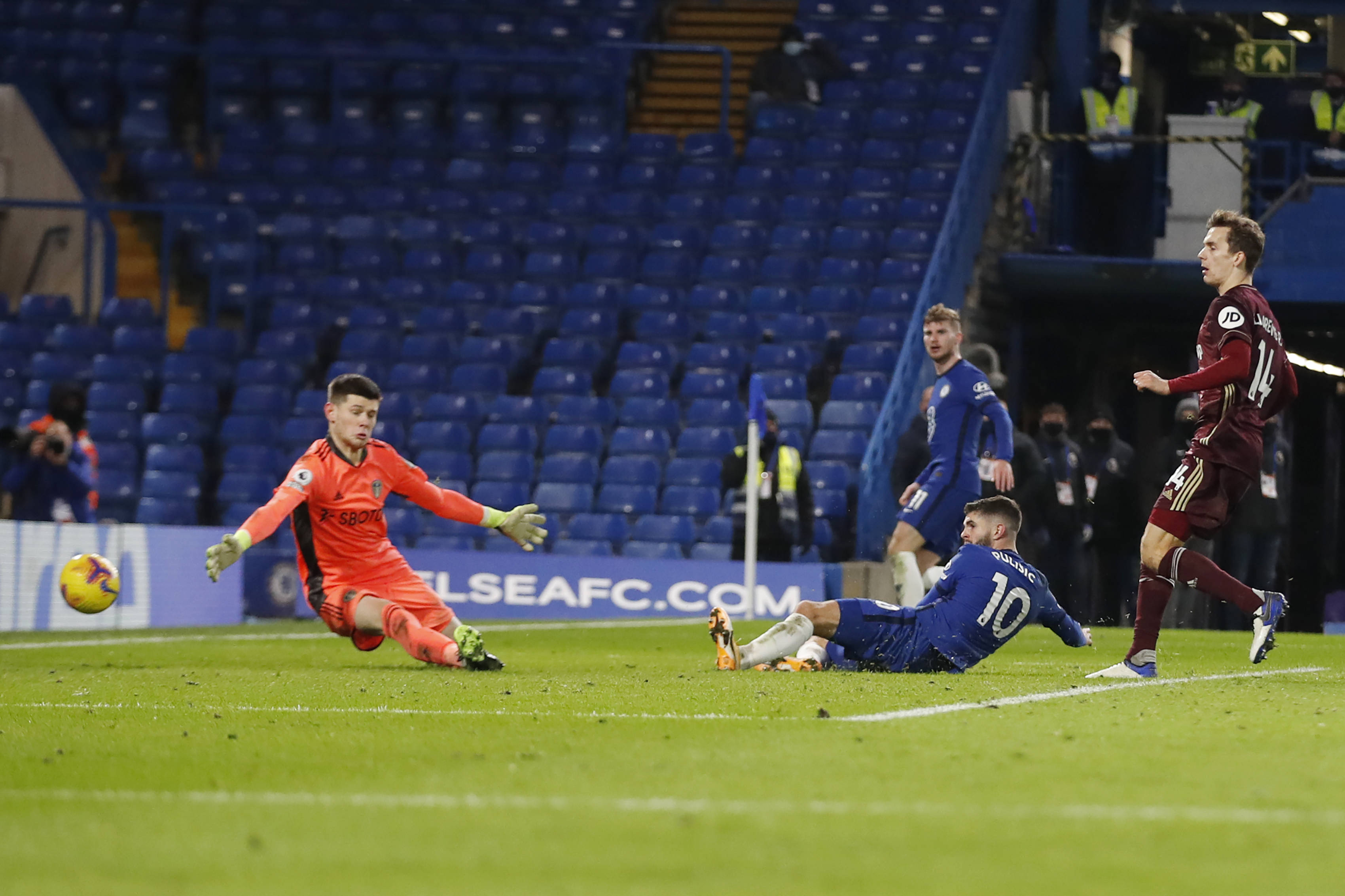 更是一场充 更是一场充